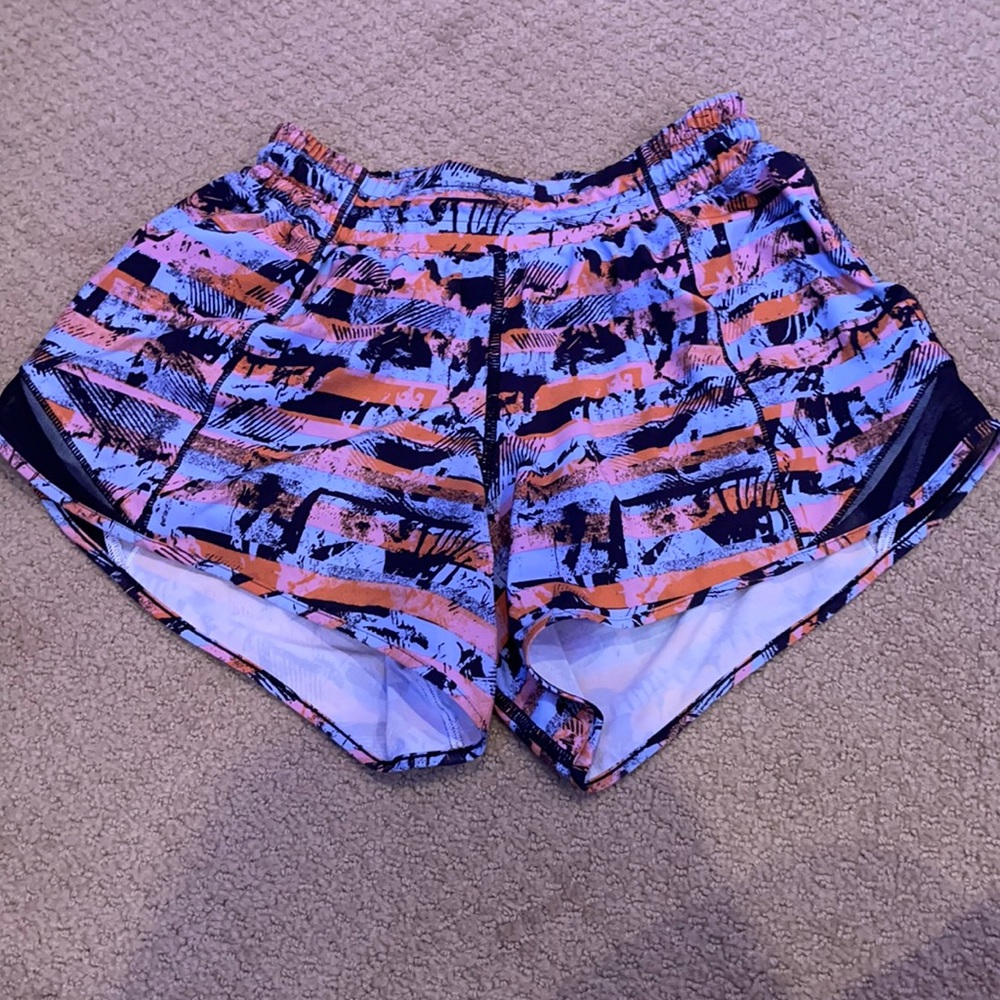 Lululemon Hotty Hot Short II 4”